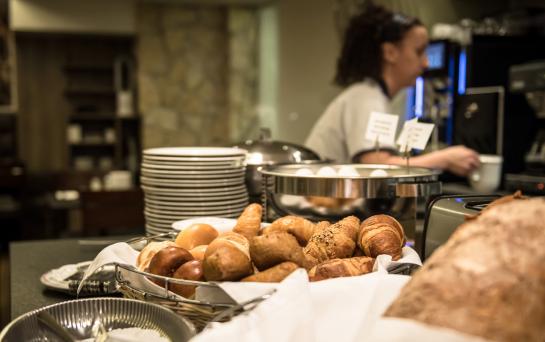 We offer a rich breakfast buffet with regional products. Breakfast is included in the price. Breakfast is served from Monday to Saturday from 7:00 - 10:30. 